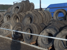 RWN lorry tye sidewalls are easily stacked using a fore end loader, pallet forks or bale spikes. They can be stored neatly, clean and ready for use on the silage pit